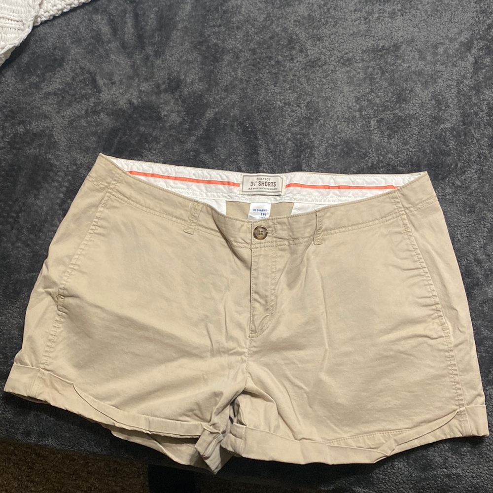 Old navy 3.5 inch shorts-Tan